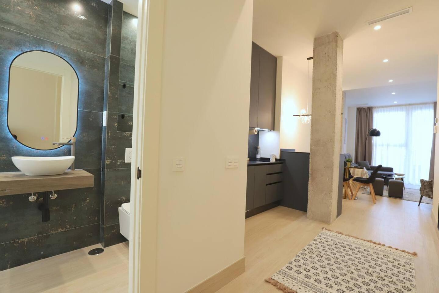 Apartamentos Orilla Del Bernabeu มาดริด ภายนอก รูปภาพ