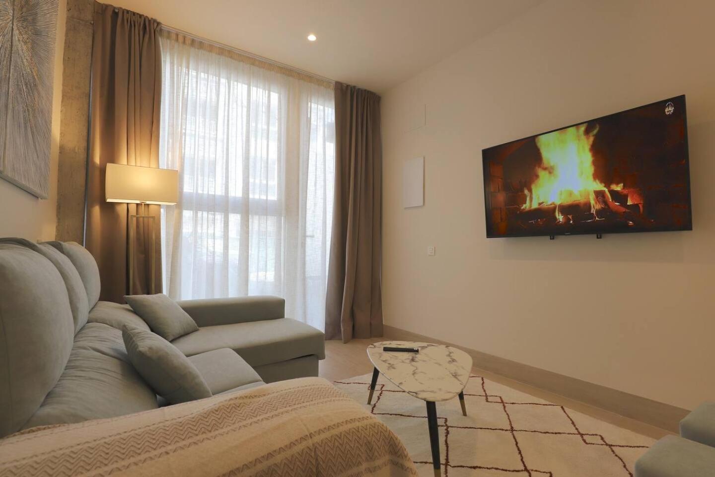 Apartamentos Orilla Del Bernabeu มาดริด ภายนอก รูปภาพ