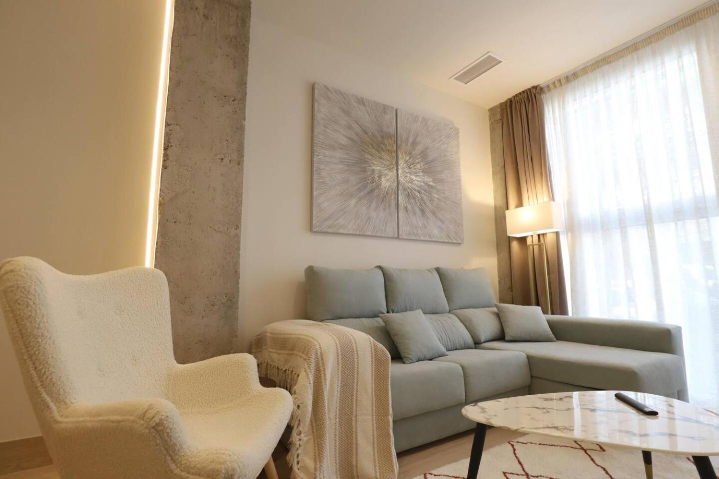 Apartamentos Orilla Del Bernabeu มาดริด ภายนอก รูปภาพ