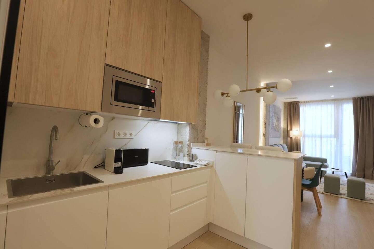 Apartamentos Orilla Del Bernabeu มาดริด ภายนอก รูปภาพ