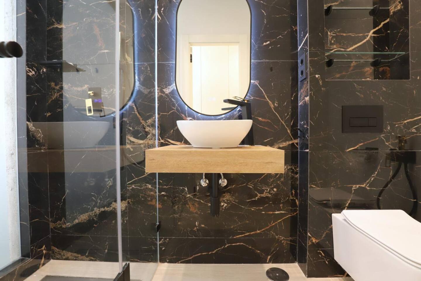 Apartamentos Orilla Del Bernabeu มาดริด ภายนอก รูปภาพ