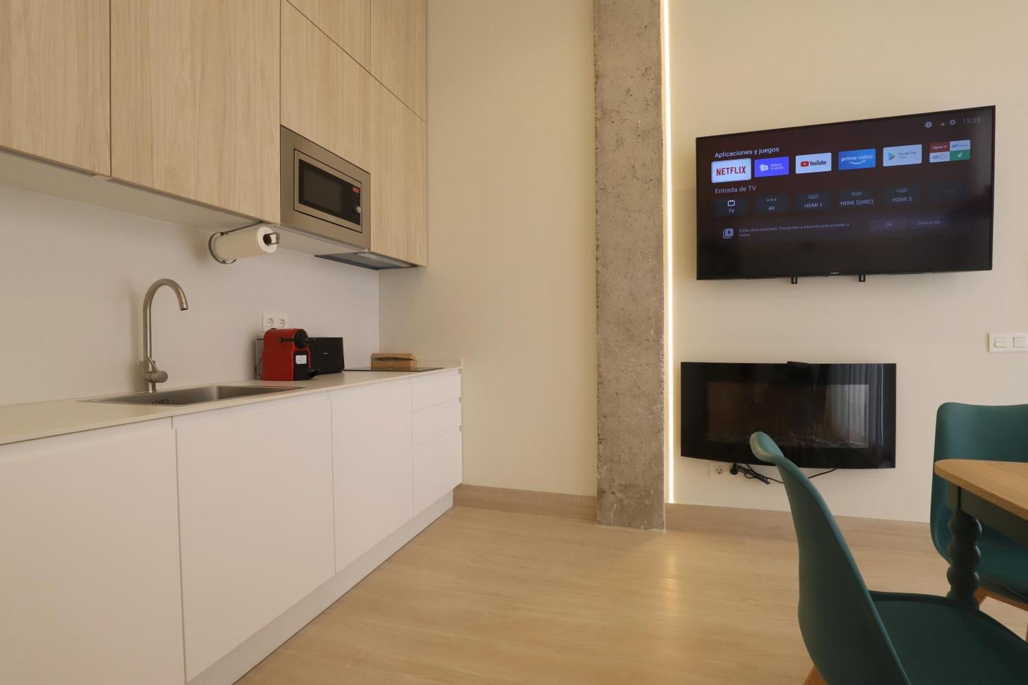 Apartamentos Orilla Del Bernabeu มาดริด ภายนอก รูปภาพ