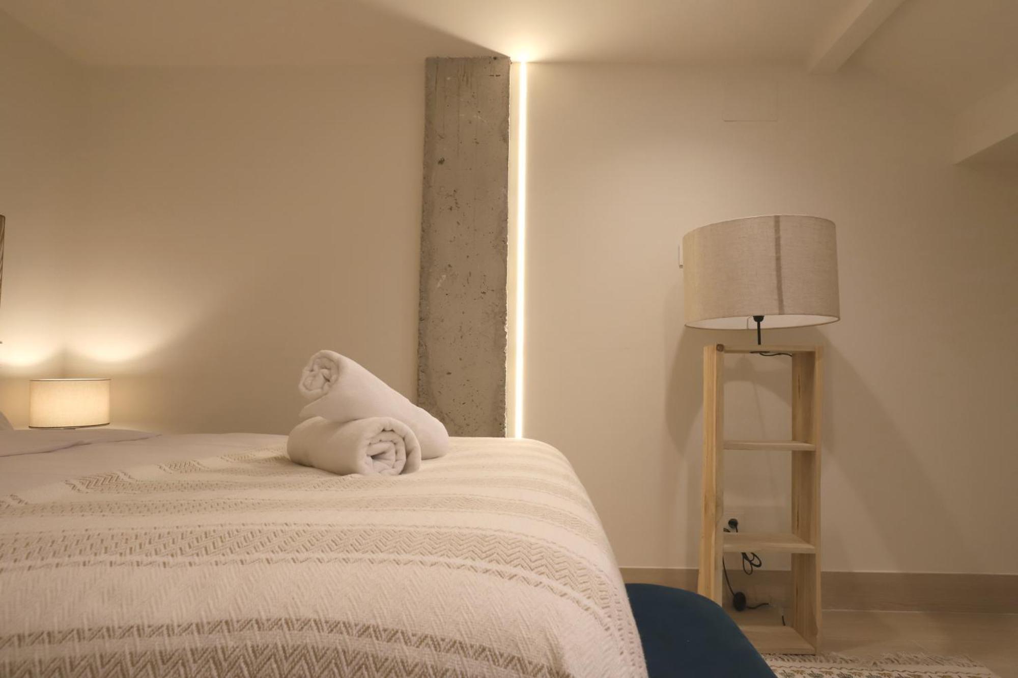 Apartamentos Orilla Del Bernabeu มาดริด ภายนอก รูปภาพ